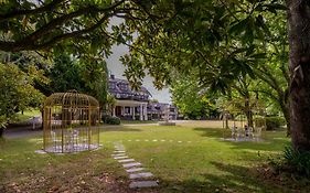 Hana Lodge
